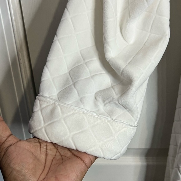 Soft Surroundings Women’s plush white robe - waffle design - Size Large - Picture 2 of 7